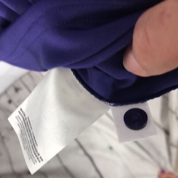 Nike UW Huskies Dri-Fit Medium polo EUC - Picture 6 of 6